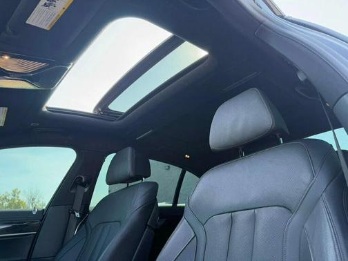 Black Sapphire Metallic 2020 BMW 740 xDrive