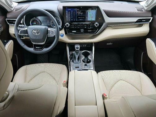 2022 Toyota Highlander Hybrid Limited