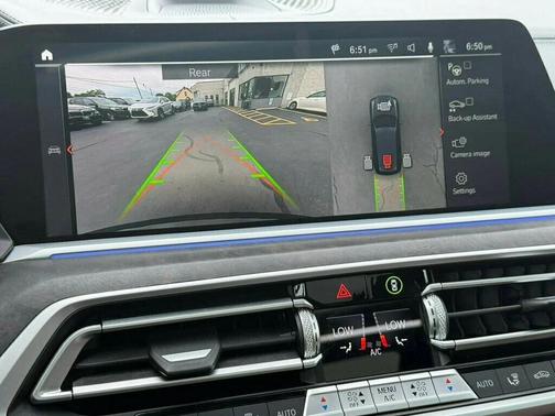 Black Sapphire Metallic 2021 BMW X7 M50i