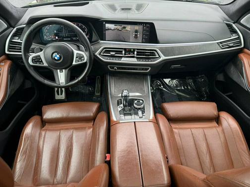 Black Sapphire Metallic 2021 BMW X7 M50i