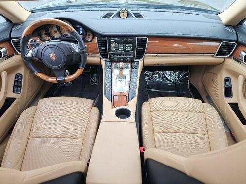 2013 Porsche Panamera 4 Platinum Edition