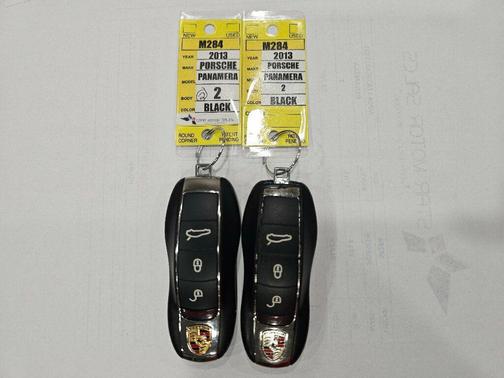 2013 Porsche Panamera 4 Platinum Edition