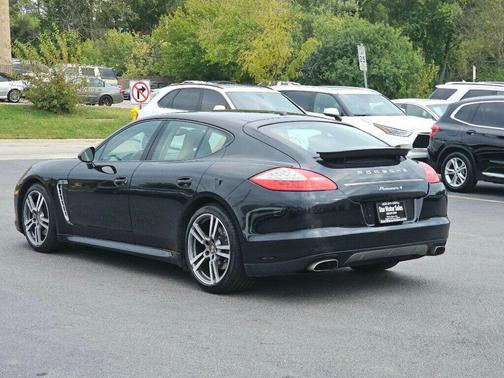 2013 Porsche Panamera 4 Platinum Edition