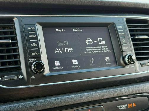 Silky Silver 2019 Kia Sedona L