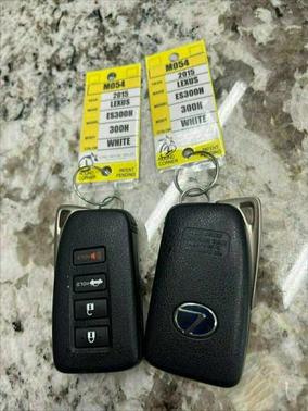 2015 Lexus ES 300h Base
