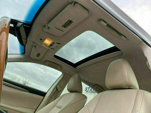 2015 Lexus ES 300h Base