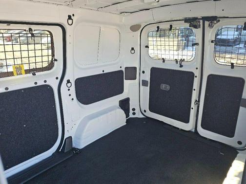2021 Nissan NV200 SV