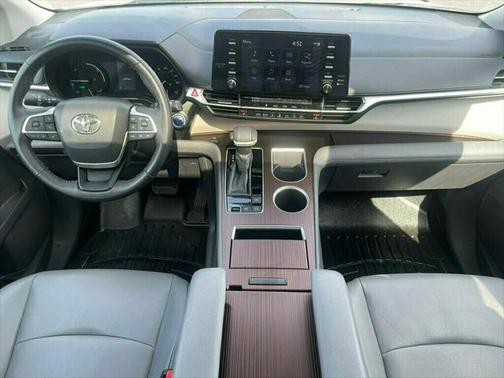 2021 Toyota Sienna XLE 7 Passenger