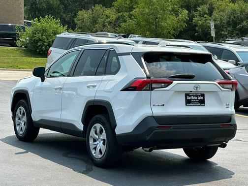 Blizzard Pearl 2021 Toyota RAV4 LE