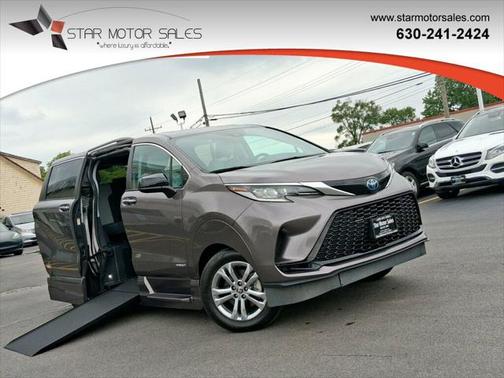 2021 Toyota Sienna XSE 7 Passenger