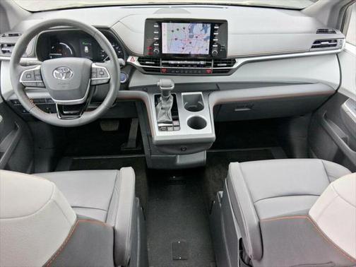 2021 Toyota Sienna XSE 7 Passenger