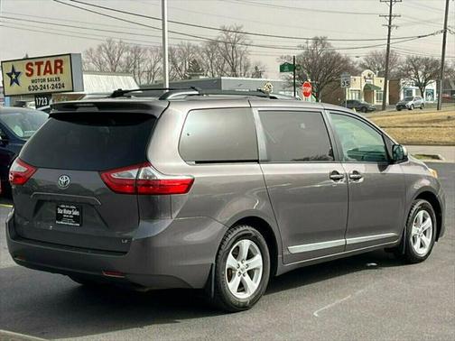 2016 Toyota Sienna LE