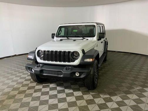 Bright White Clearcoat 2027 Jeep Wrangler Sport