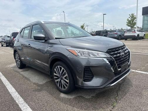 Gun Metallic 2024 Nissan Kicks SV