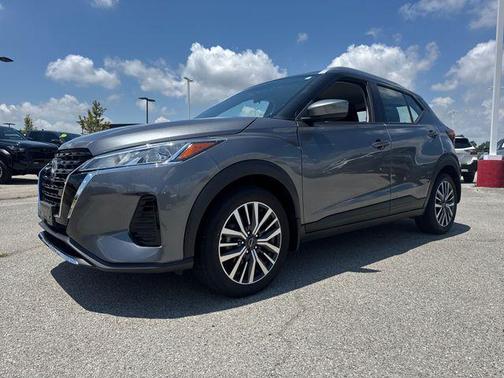 Gun Metallic 2024 Nissan Kicks SV
