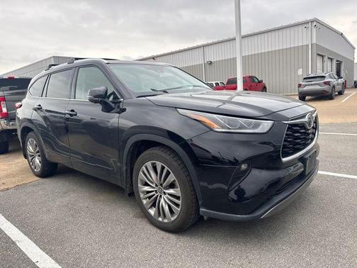 2023 Toyota Highlander Platinum