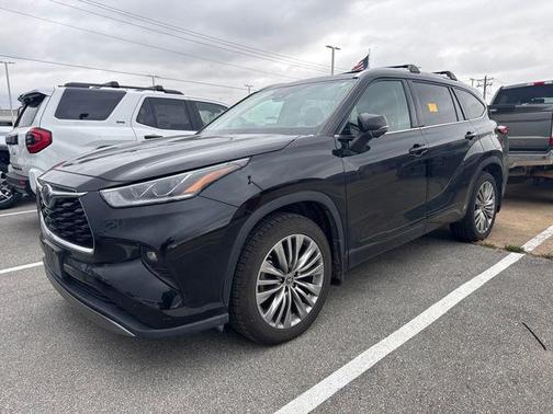 2023 Toyota Highlander Platinum