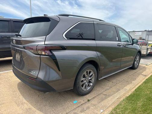 Predawn Gray Mica 2024 Toyota Sienna XLE