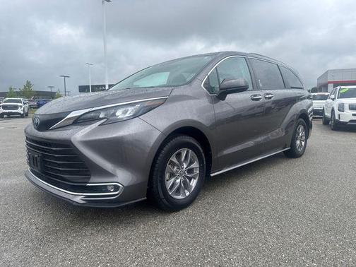 Predawn Gray Mica 2024 Toyota Sienna XLE