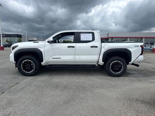 Ice 2025 Toyota Tacoma Hybrid TRD Off Road