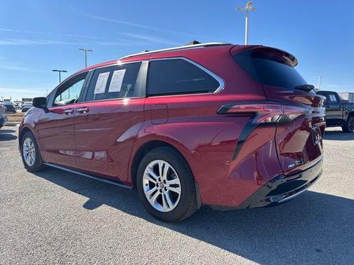 2023 Toyota Sienna Platinum 7 Passenger