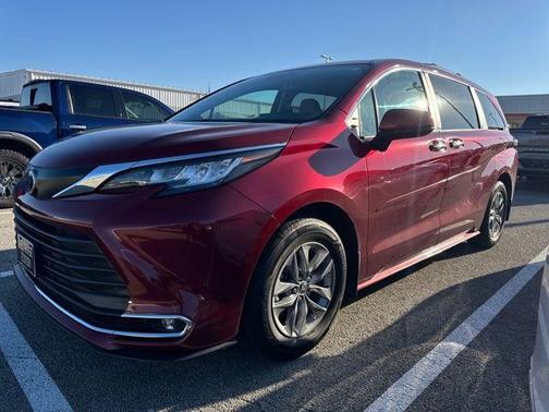 2023 Toyota Sienna XLE