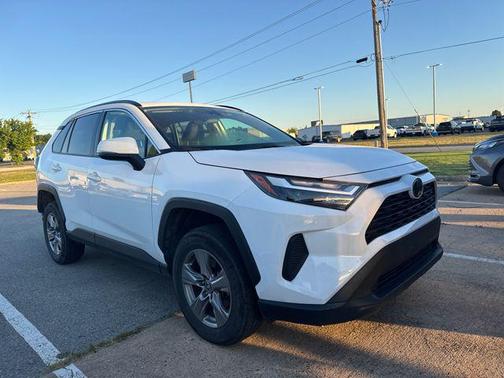Ice 2024 Toyota RAV4 XLE