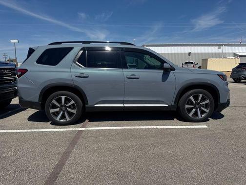 2024 Honda Pilot Touring 8-Passenger