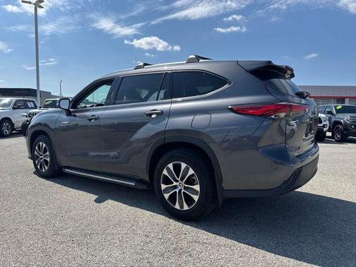 2021 Toyota Highlander Hybrid XLE