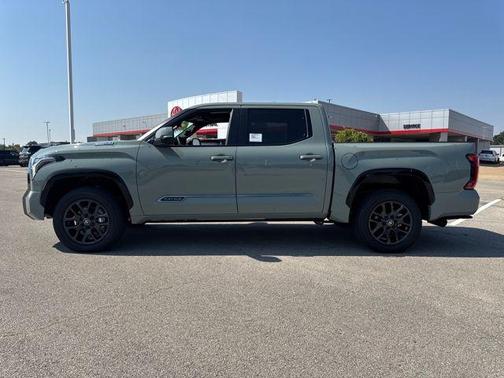 2026 Toyota Tundra Hybrid Platinum