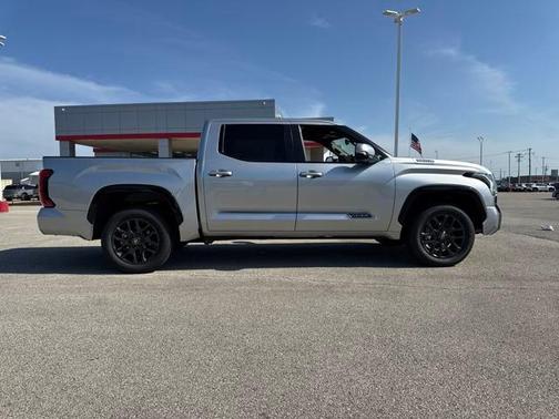 2025 Toyota Tundra Hybrid Platinum