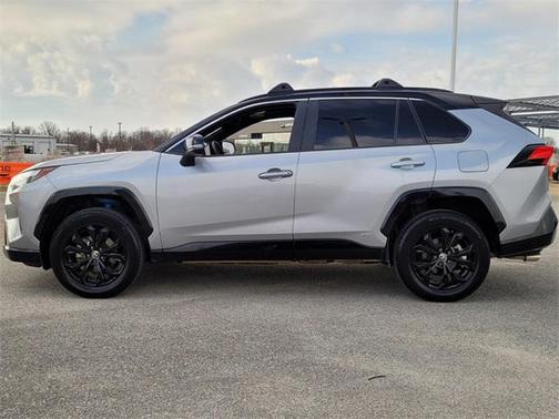 2022 Toyota RAV4 Hybrid SE