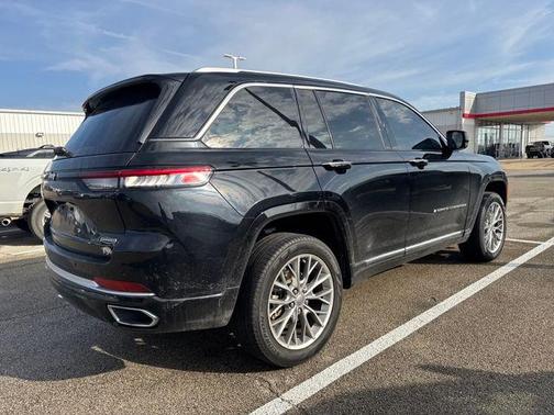 2023 Jeep Grand Cherokee Summit