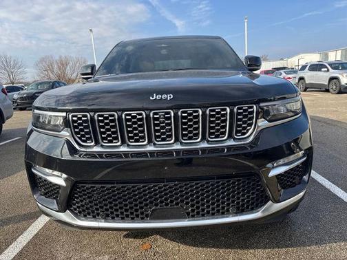 2023 Jeep Grand Cherokee Summit