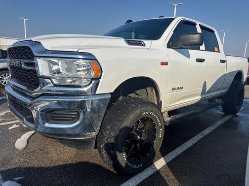 2021 RAM 2500 Tradesman Crew Cab 4x4 6'4' Box