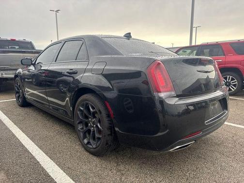 2019 Chrysler 300 Touring