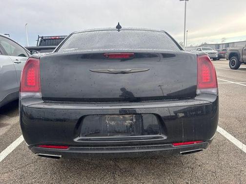 2019 Chrysler 300 Touring