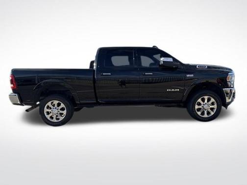 2022 RAM 2500 Laramie Crew Cab 4x4 6'4' Box