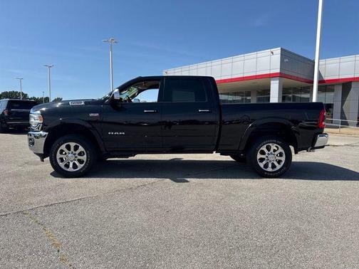 2022 RAM 2500 Laramie Crew Cab 4x4 6'4' Box