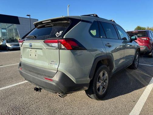 2022 Toyota RAV4 Hybrid XLE