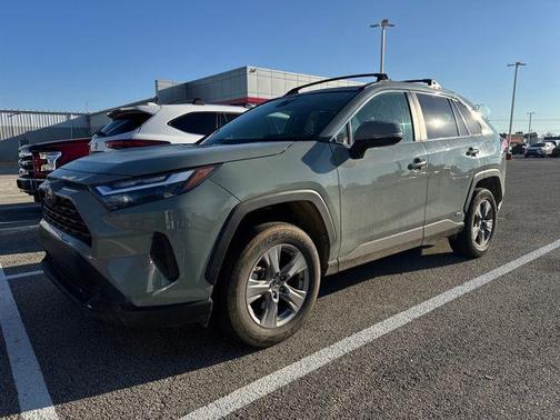 2022 Toyota RAV4 Hybrid XLE