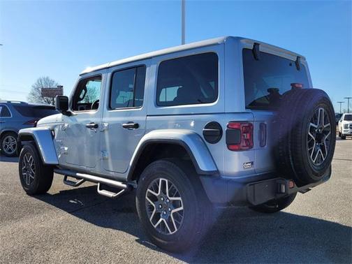 2024 Jeep Wrangler 4-Door Sahara 4x4