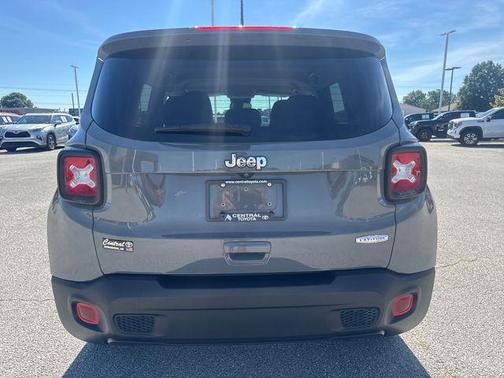 Sting-Gray Clearcoat 2020 Jeep Renegade Latitude