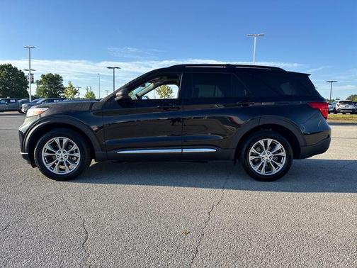 Agate Black Metallic 2022 Ford Explorer XLT
