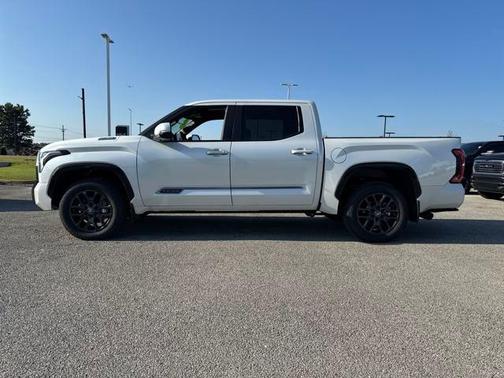 2025 Toyota Tundra Hybrid Platinum