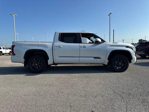 2025 Toyota Tundra Hybrid Platinum
