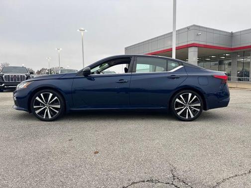 2021 Nissan Altima SR FWD