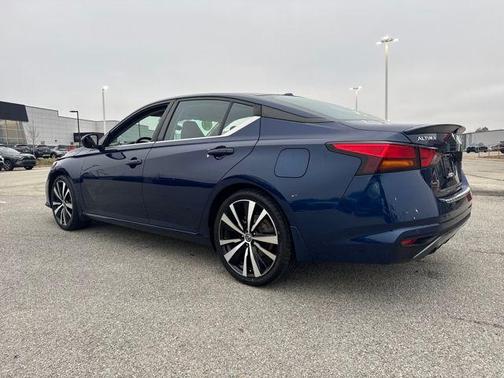 2021 Nissan Altima SR FWD