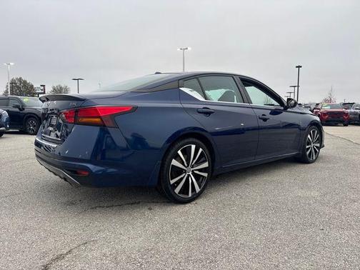 2021 Nissan Altima SR FWD