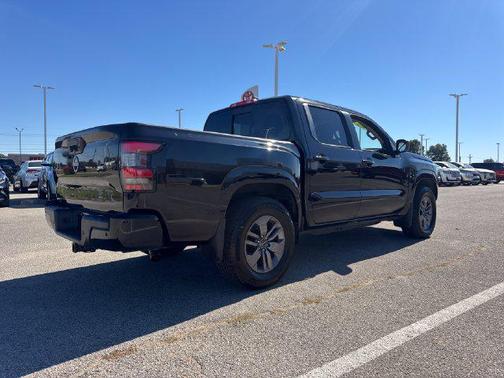 Super Black 2025 Nissan Frontier SV